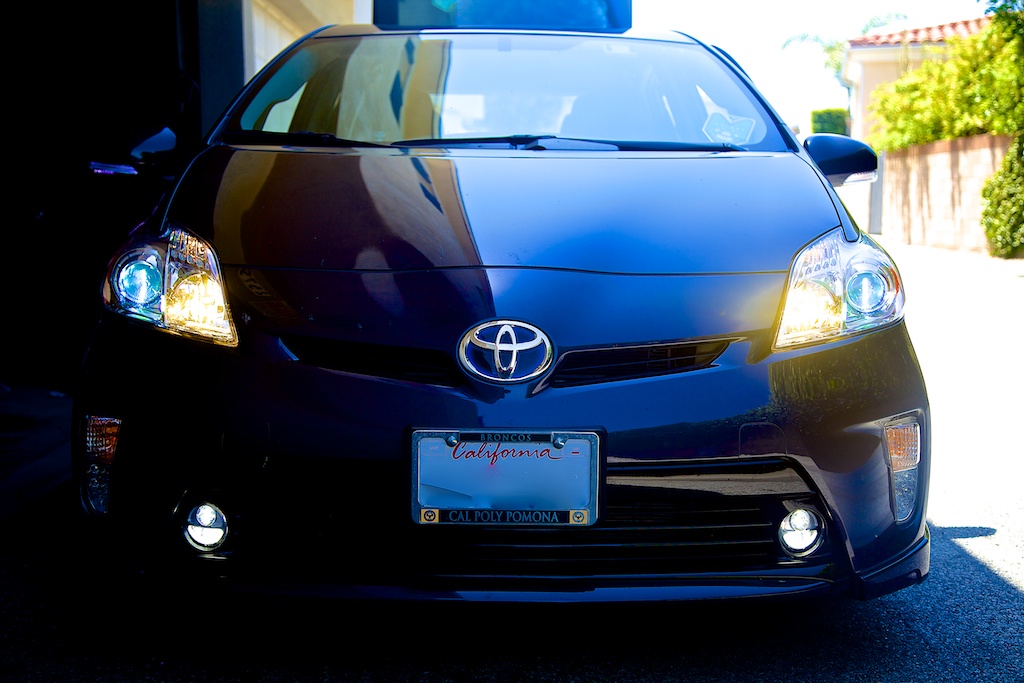 Hamsar 45060 DRL module installed on a 2012 Prius; 60% reduced high beams