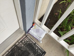 FedEx dropped off the package at around 9:40 AM PST