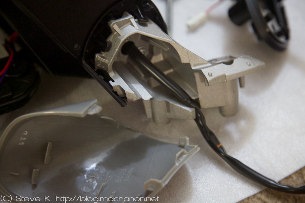 3rd gen Prius JDM power folding side mirrors DIY guide: Mirror base removed